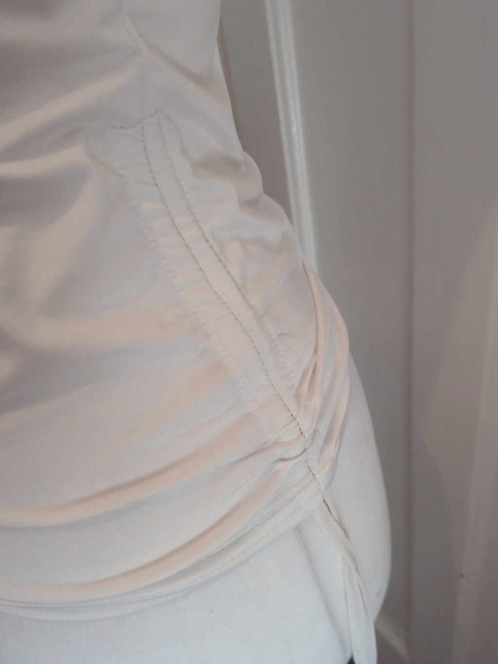 Medium White Sleeveless Ruched Top