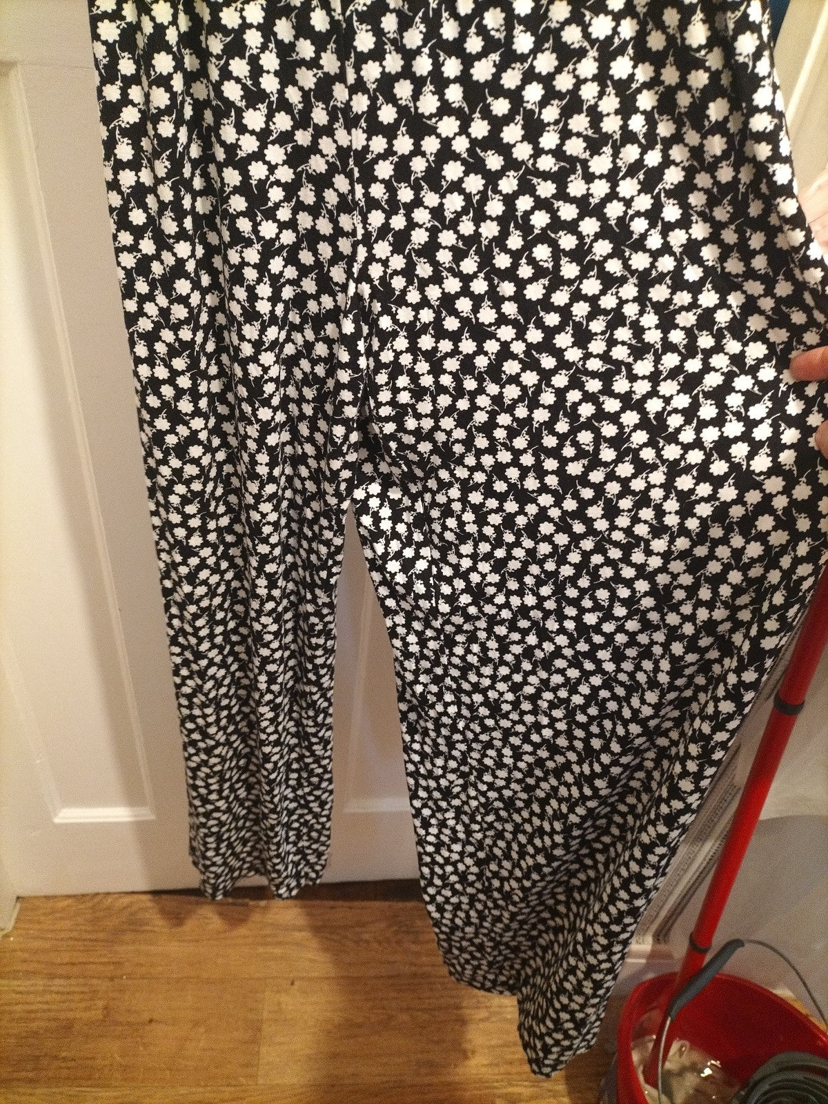Ladies Miss Selfridge Size 12 Black/White Floral Sleeveless Jumpsuit