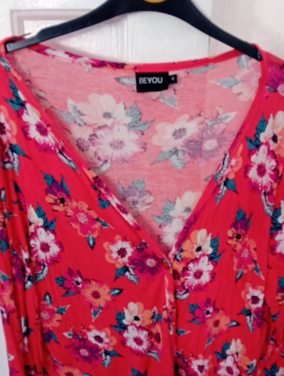 Ladies Floral Light Weight Jacket Size 16 BEYOU