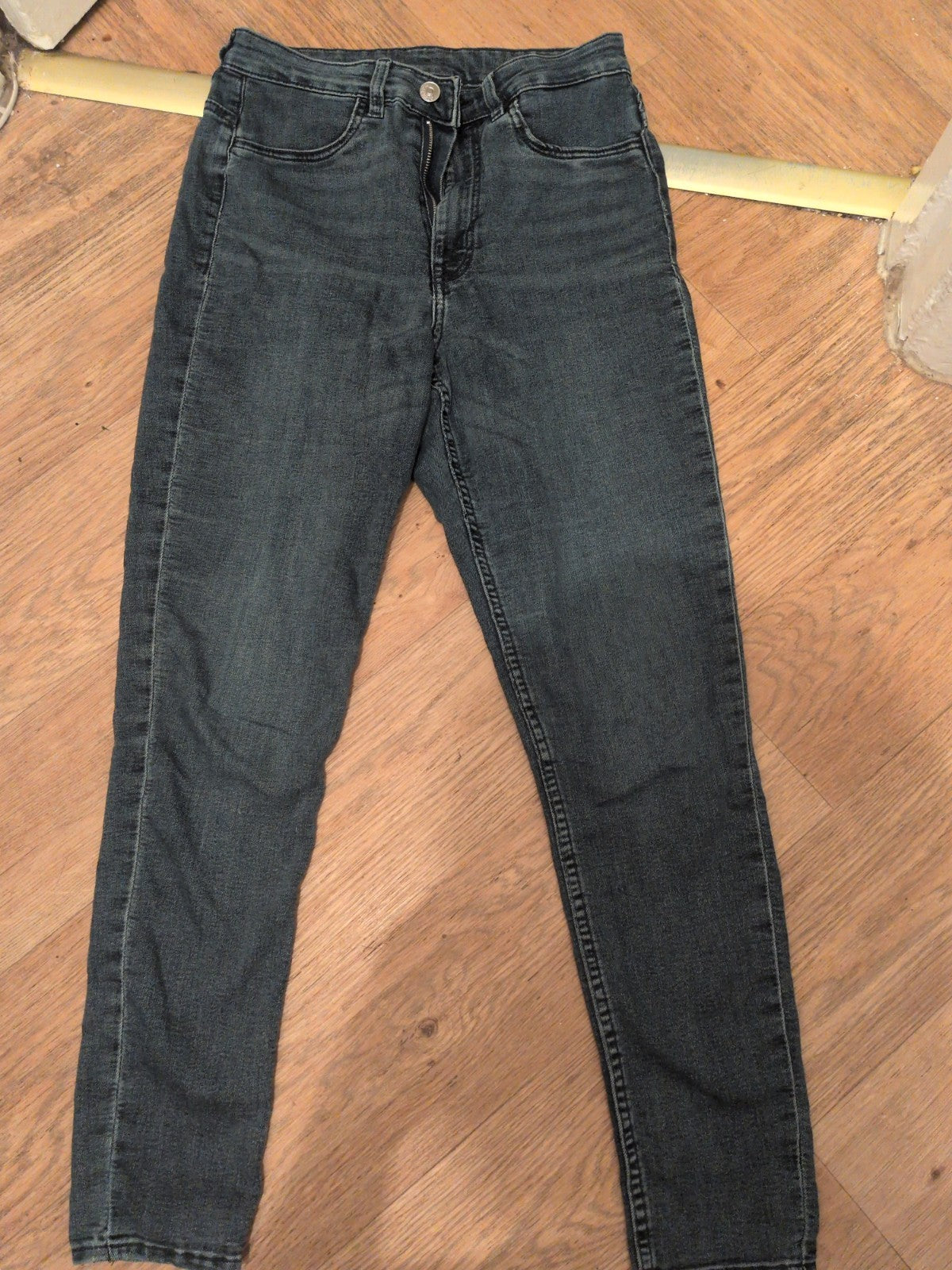 Ladies H&M Divided Size 8 Petite Jeans