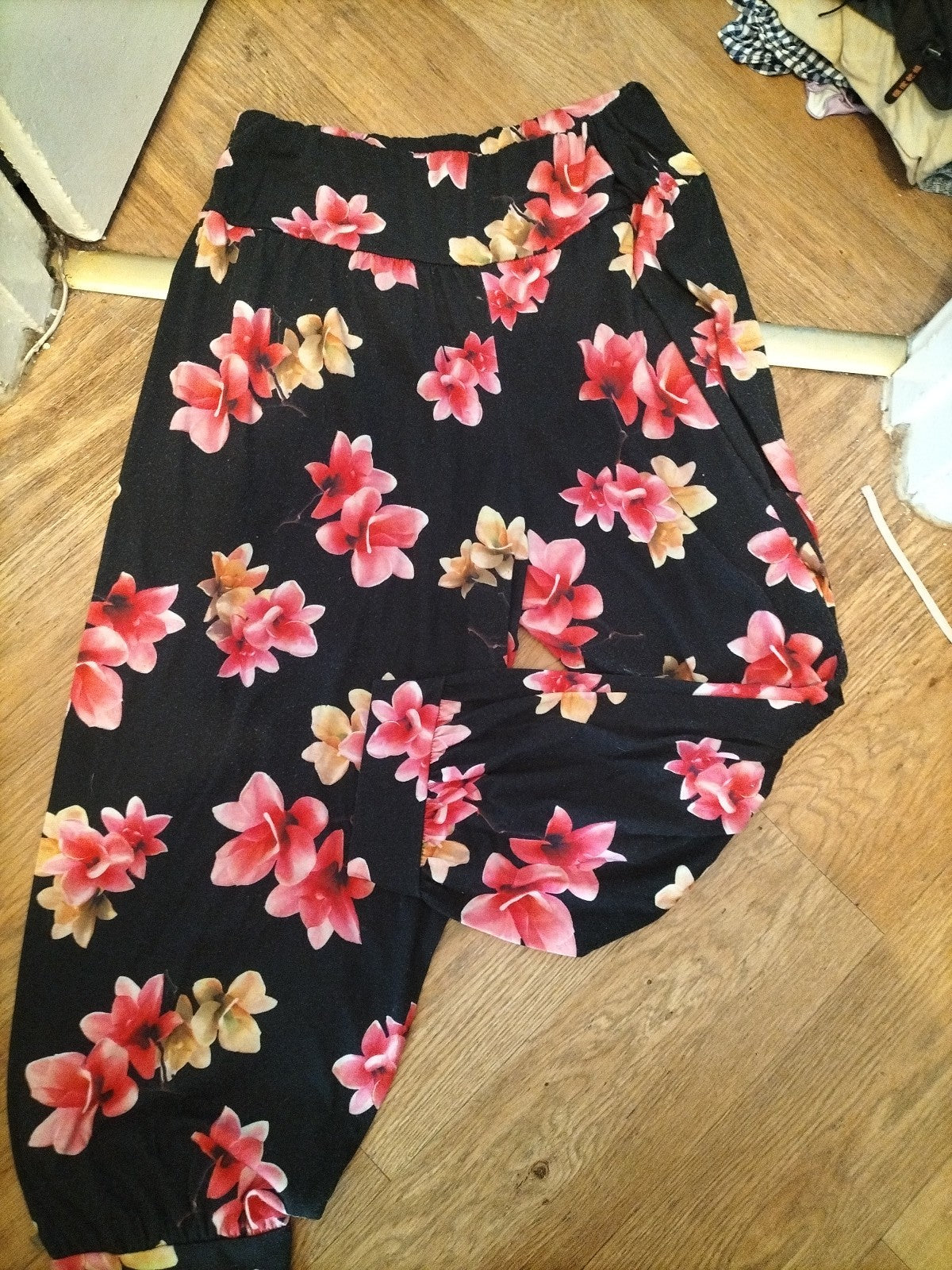 XL Black Floral Leggings Heavy Bobbling