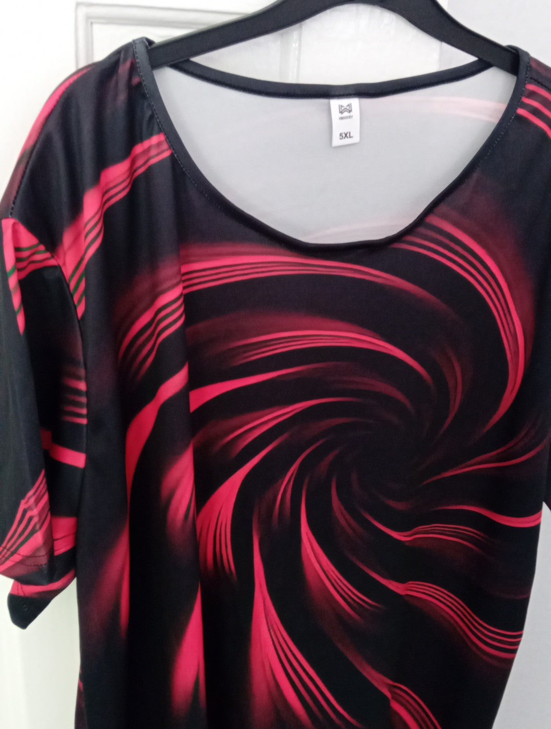 Ladies Black /red T Shirt Long Line Size 5xl Free Delivery