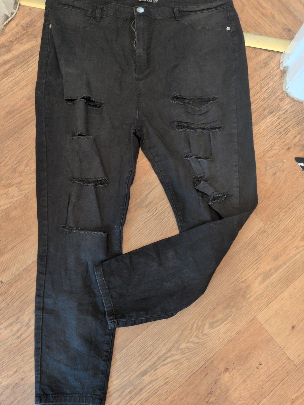 Boohoo 22 Black Ripped Jeans