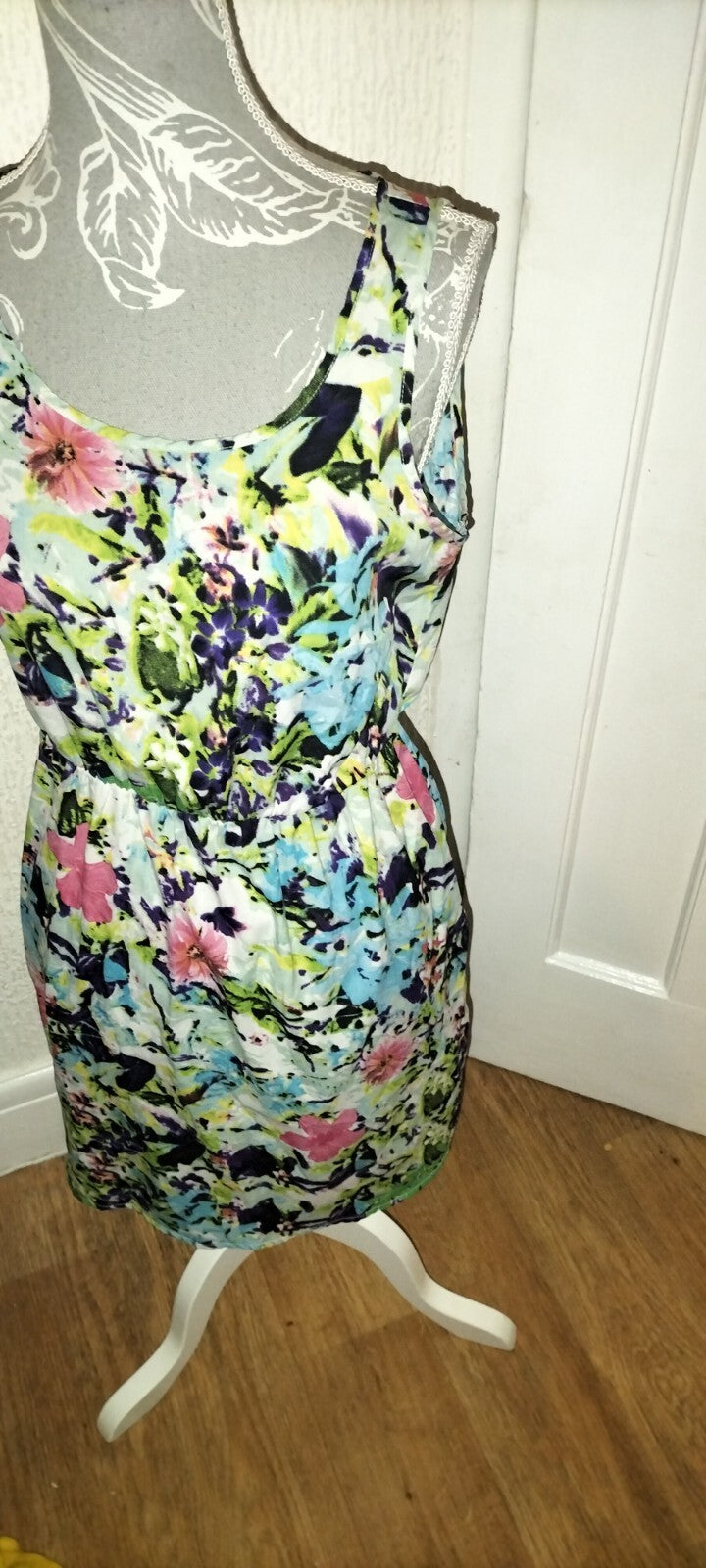 Ladies Only Size Euro 36 Floral Sleeveless Dress