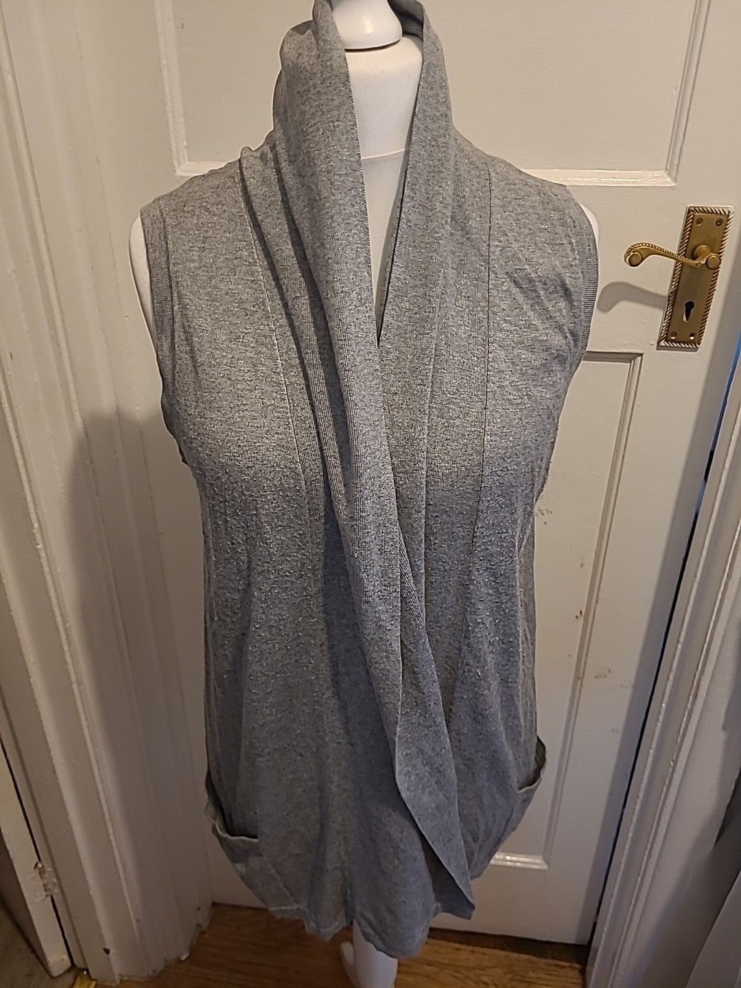 Ladies Wallis Size Large Grey Sleeveless Cardigan