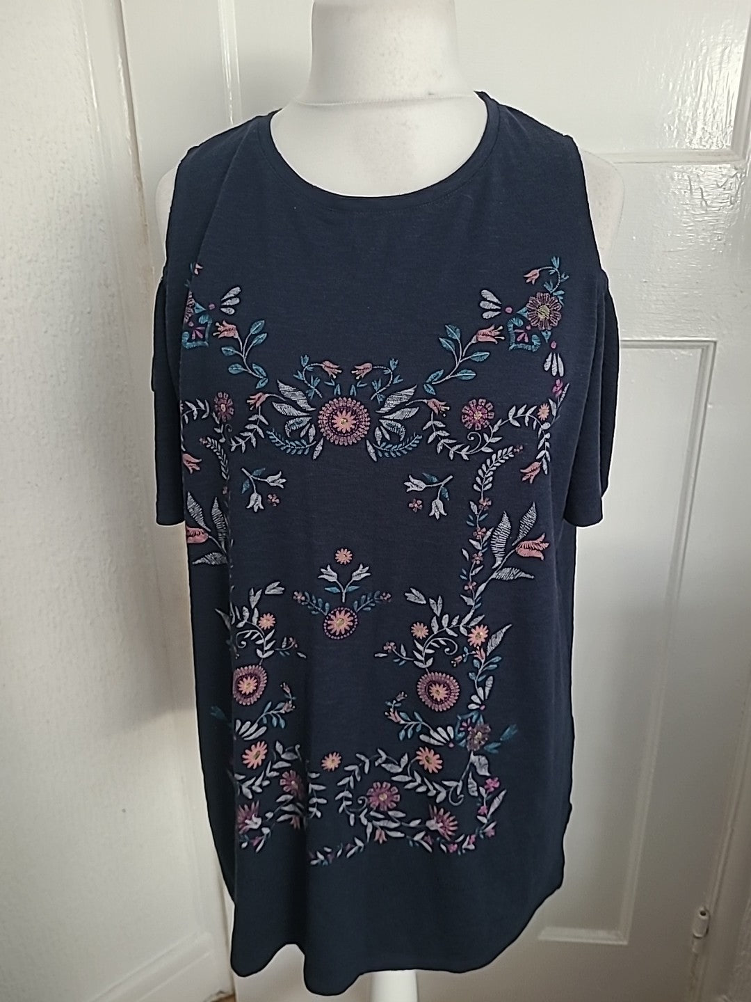 Ladies Papaya Size 20 Dark Navy Floral Short Sleeved Blouse