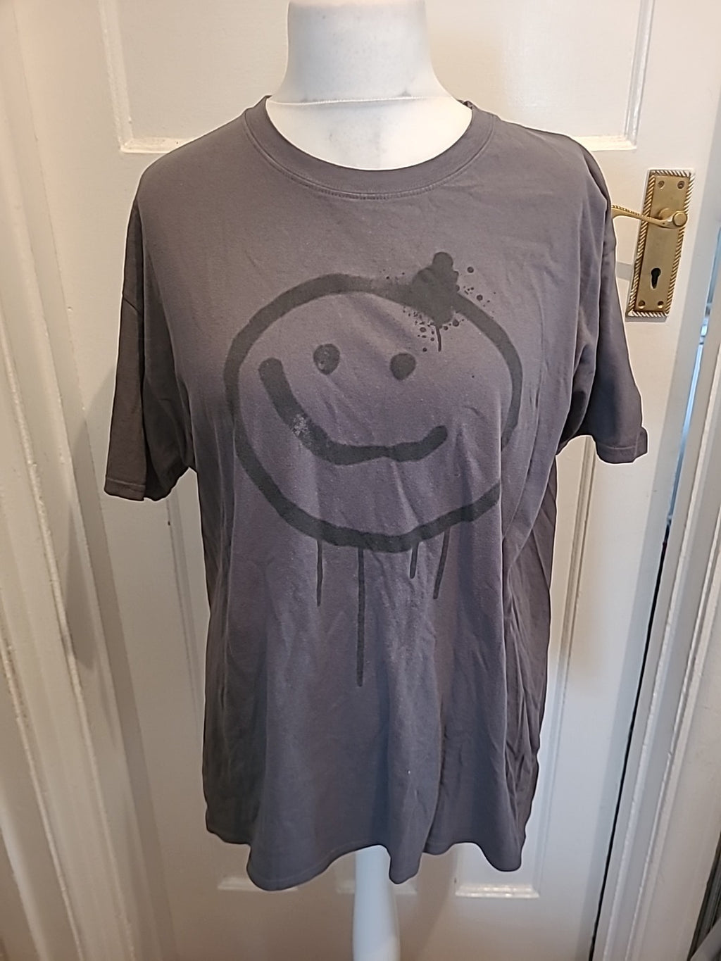 Mens Gildan Size XL Grey Emoji Face Short Sleeved Tshirt