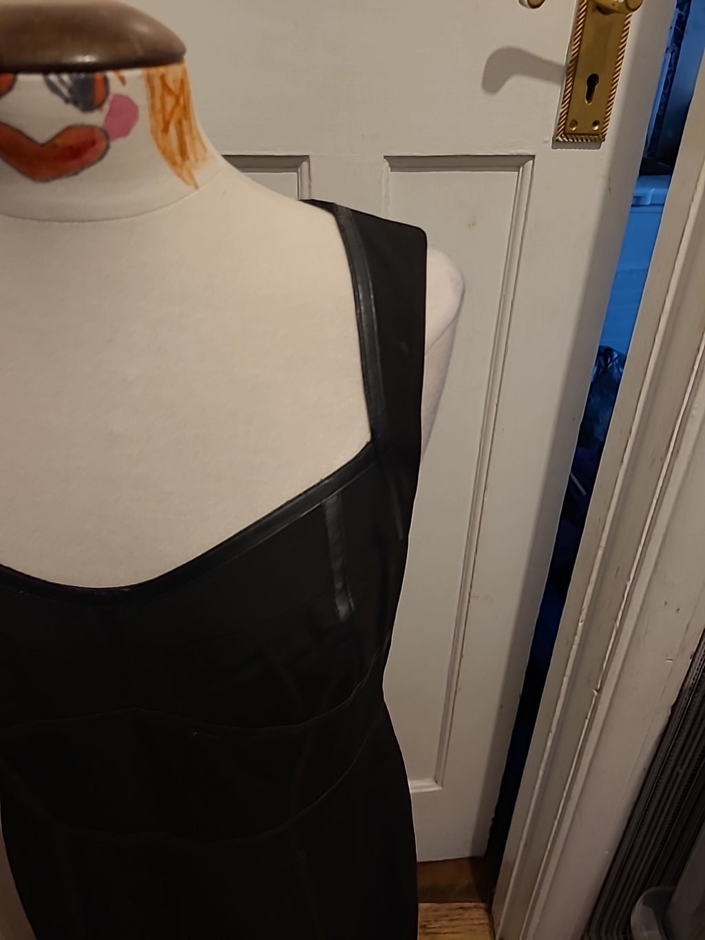 Ladies Ann Taylor Size 6 Black Sleeveless Dress