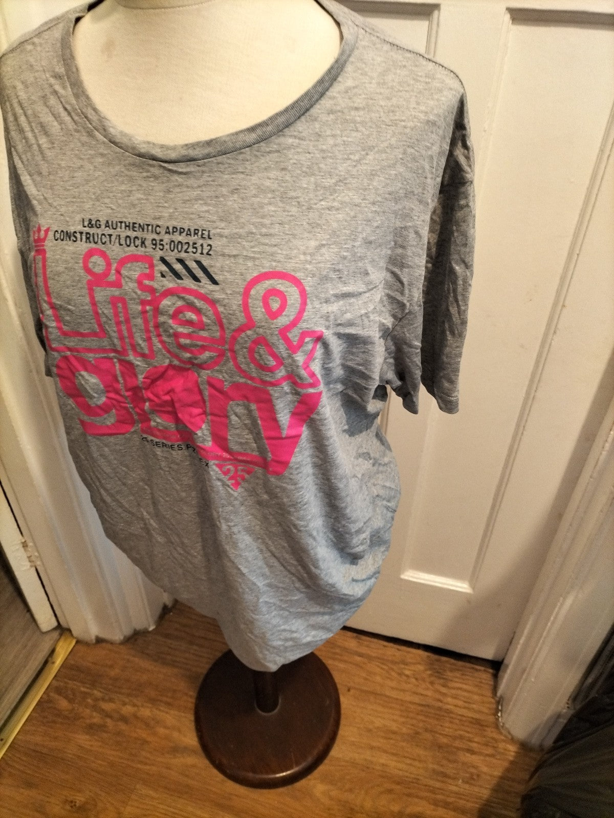 Brand News Mens Life & Glory Size 2XL Grey Pink Short Sleeved Tshirt