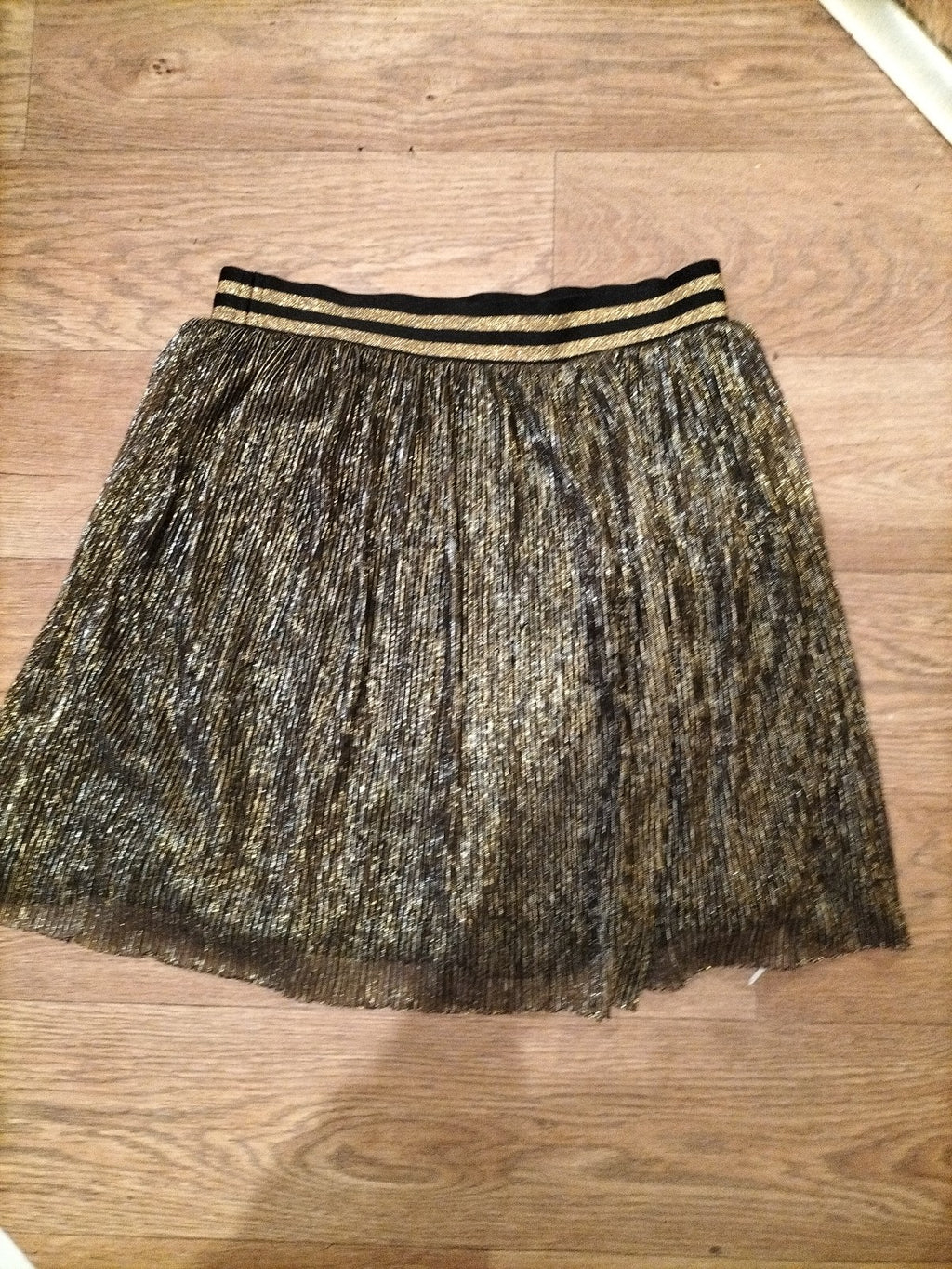 Ladies Divided Size Small Gold Lined Elasticated Short Skirt