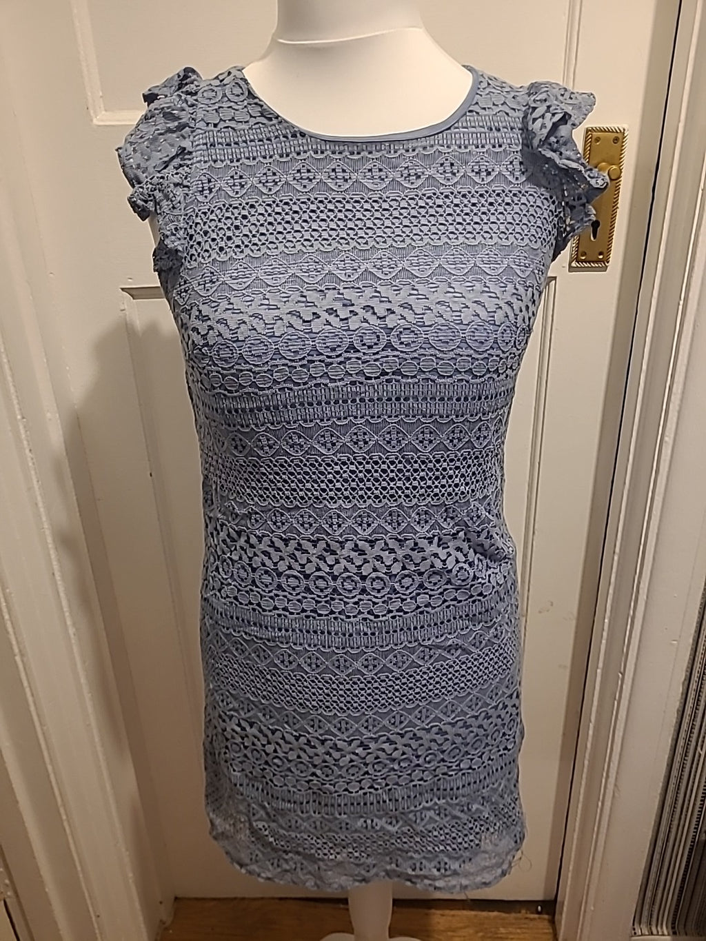 Ladies Size Medium Grey Lace Lined Cap Sleeved Dress