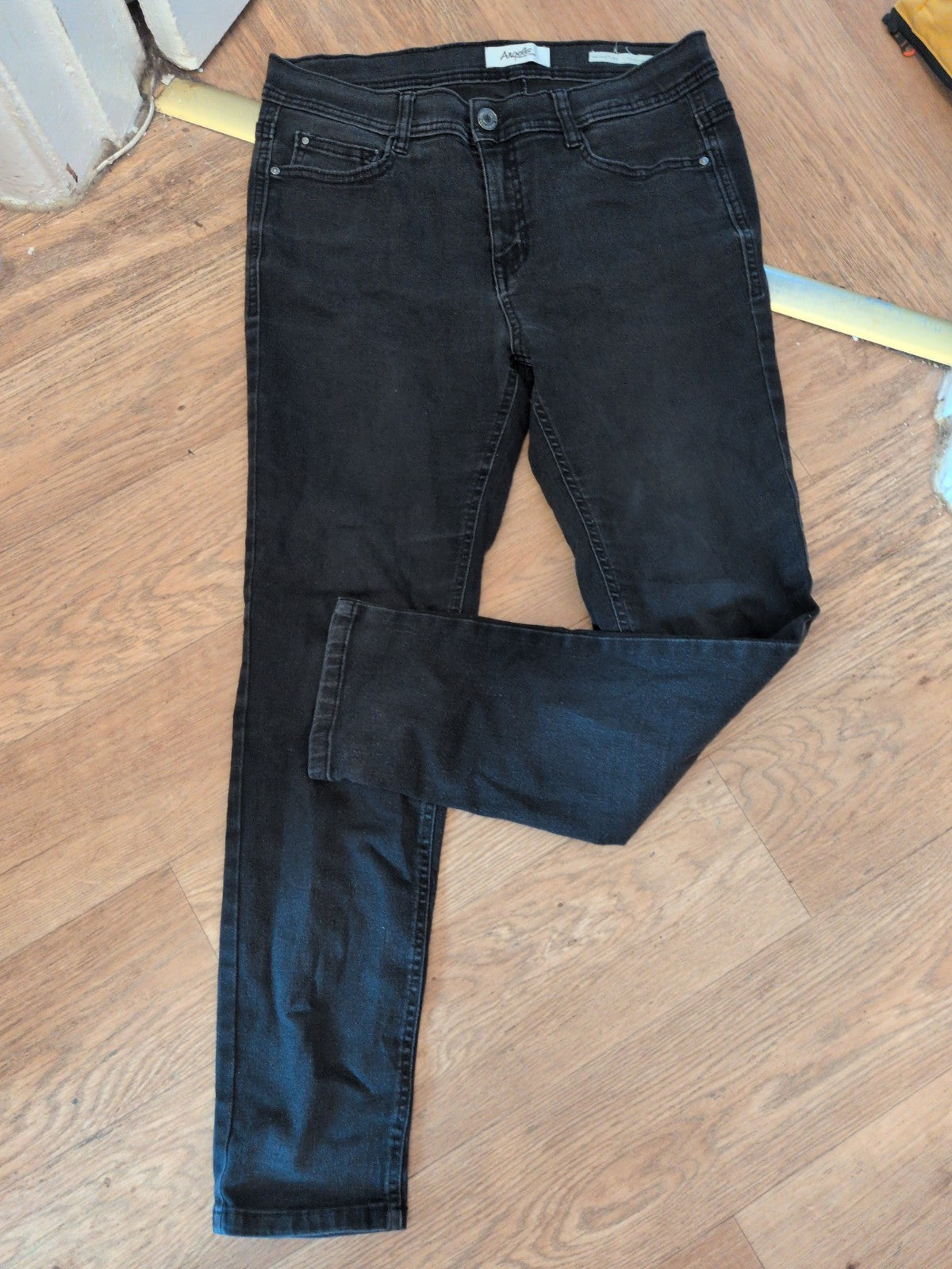 Angels Signature Convertible 10 Black Jeans