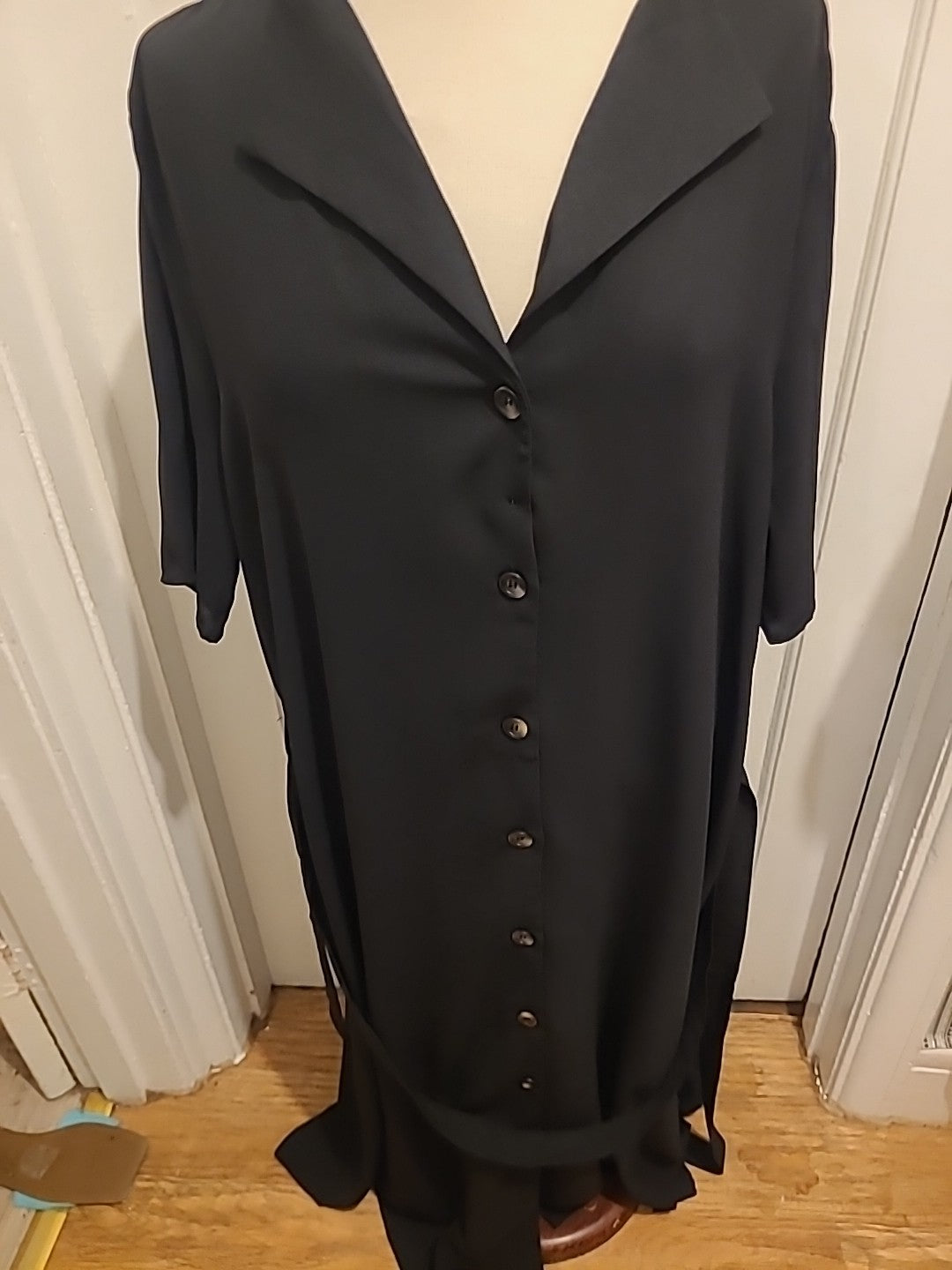 Ladies Shein Size 2XL Black Short Sleeved Buttoned Dress