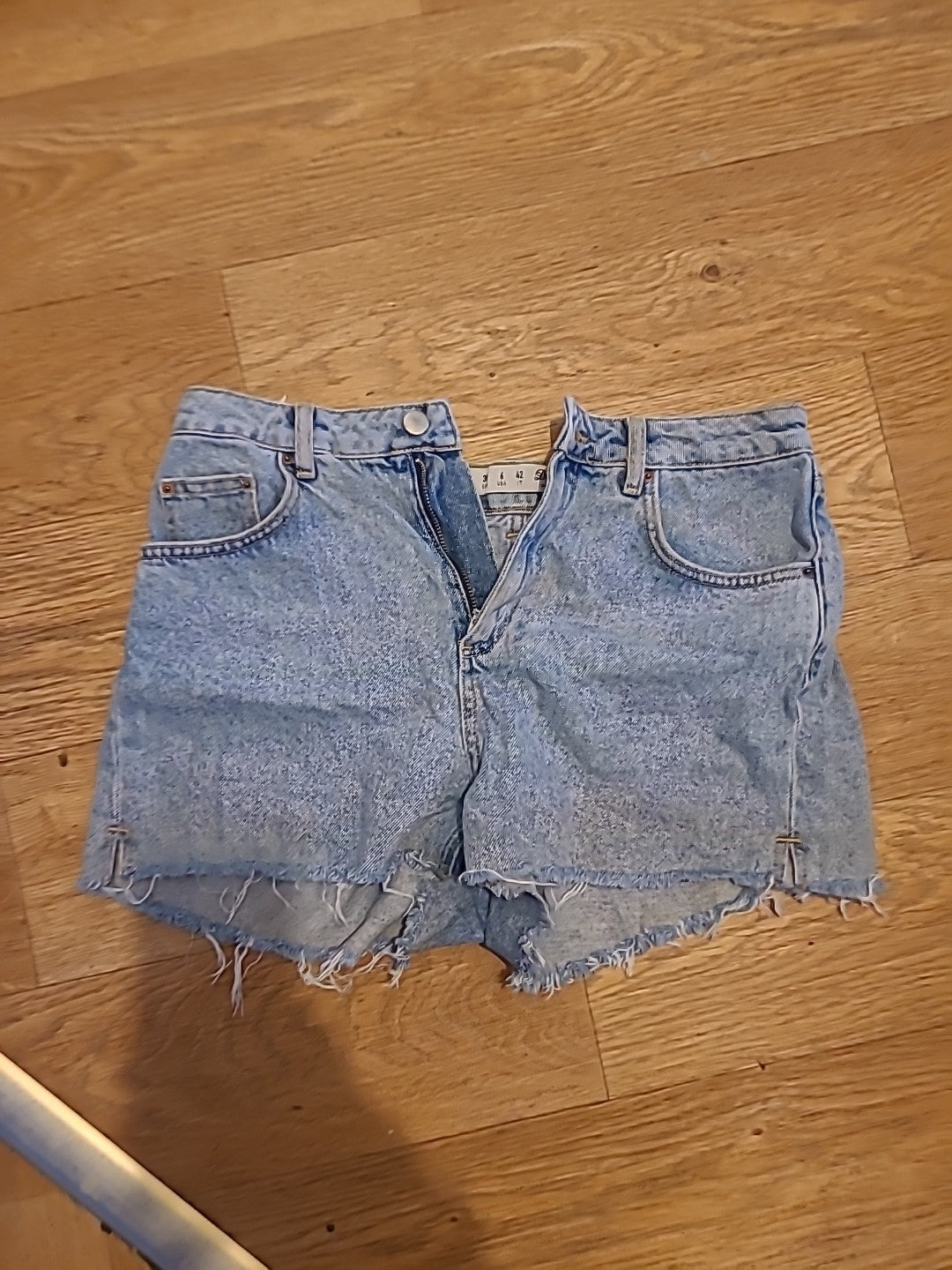 Ladies Denim&Co Size 10 Denim Rough Hem  Denim Shorts