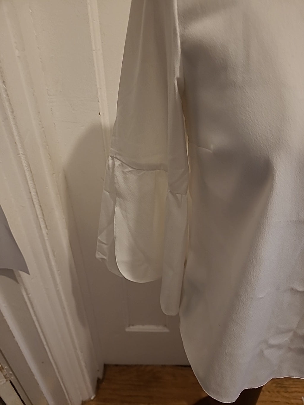 Ladies Topshop Size 8 White Flute Sleeved Blouse