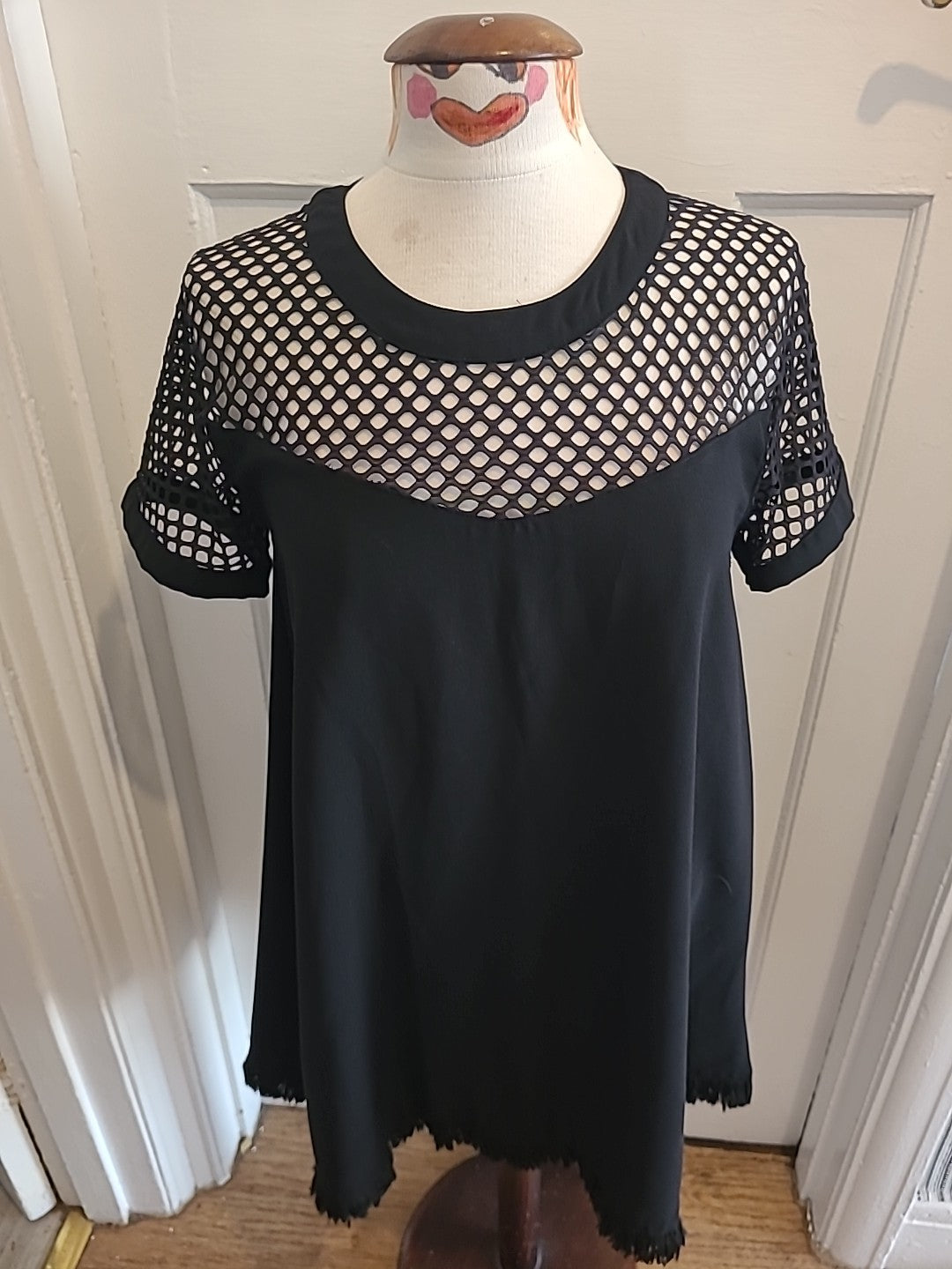Ladies In The Style Size S/M Black Lace Short Sleeved Dress