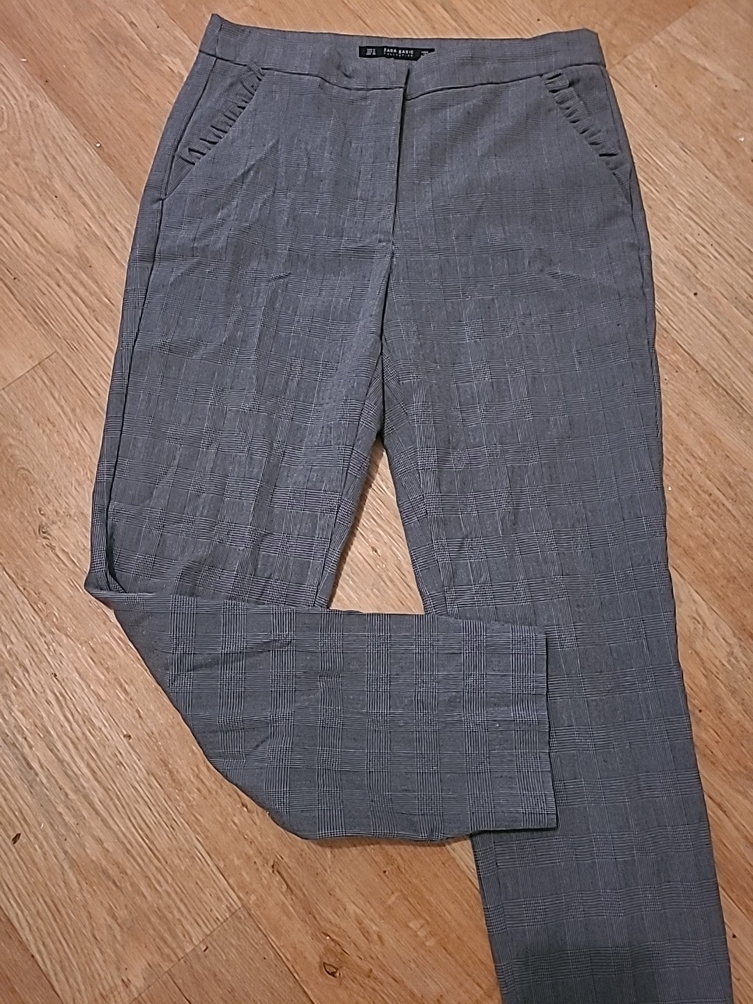 Ladies Zara Size Medium Grey Check Trousers