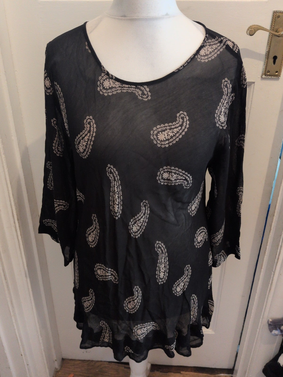 Ladies Large Black And White Aztec Long Sleeve Longline Blouse