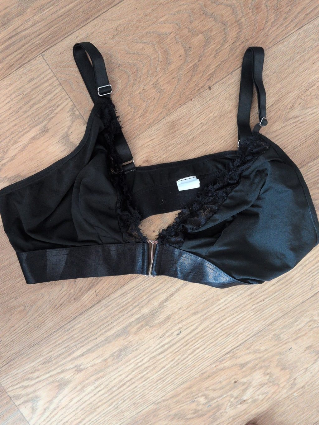 XL Front Fastening Bra Black No Wired Or Pad