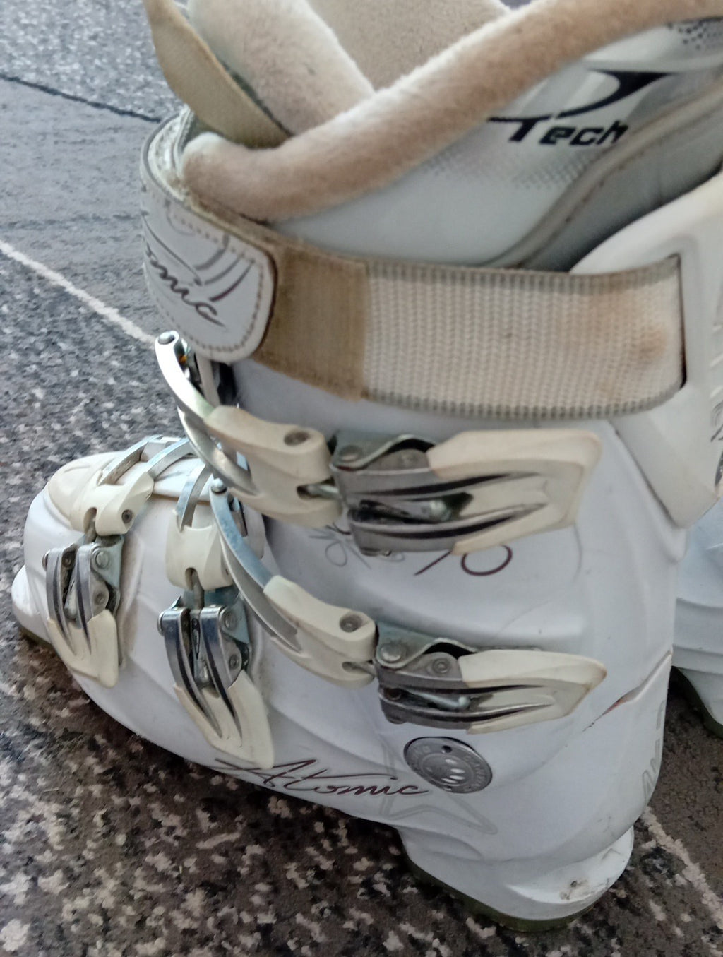 Ladies SKI BOOTS size 3.5/4 Decathion Atomic Sport Fit Thermal Fit Free Delivery