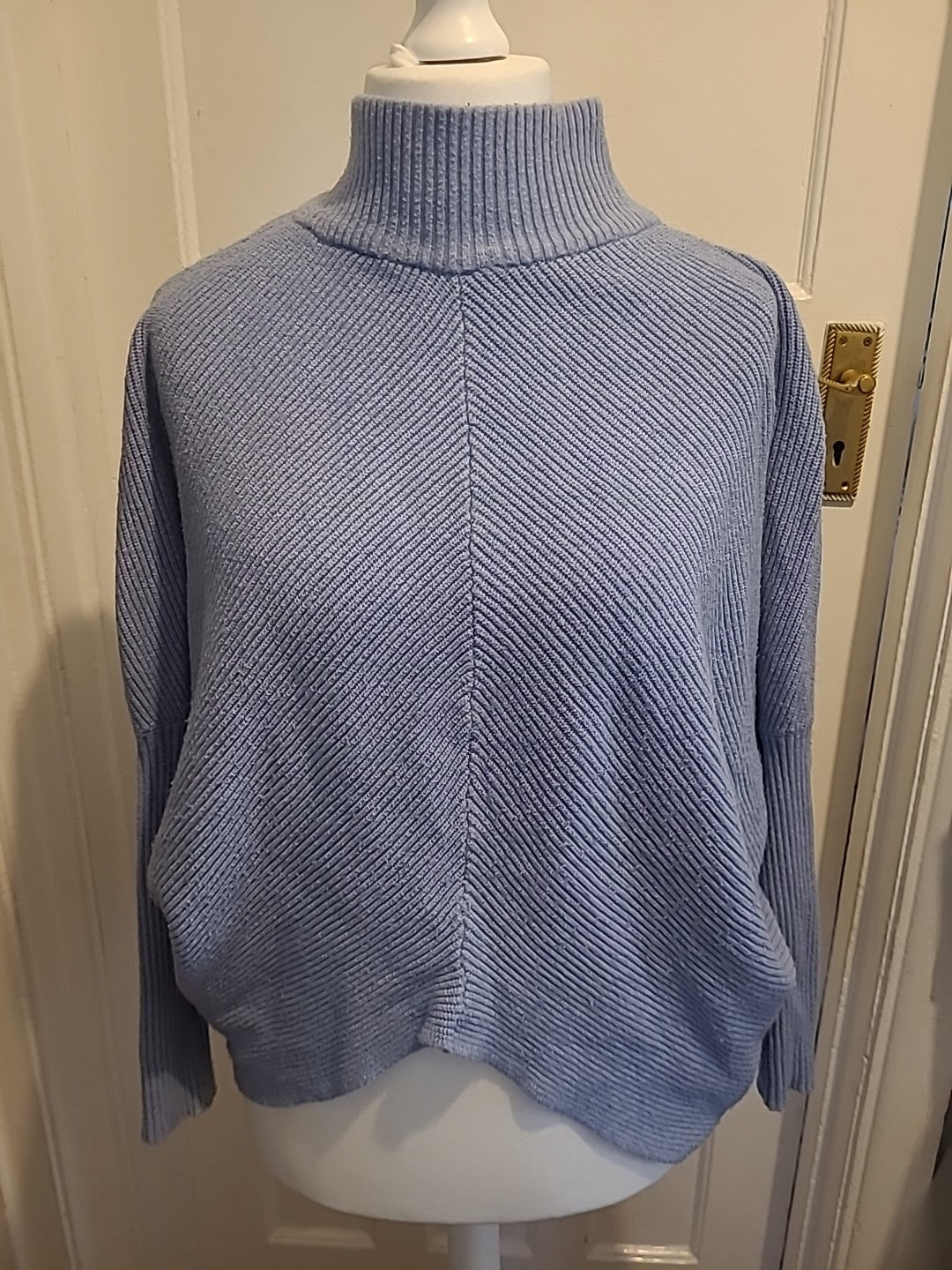 Ladies Valentyme Size Large Blue Ribbed Long Sleeved Jumper