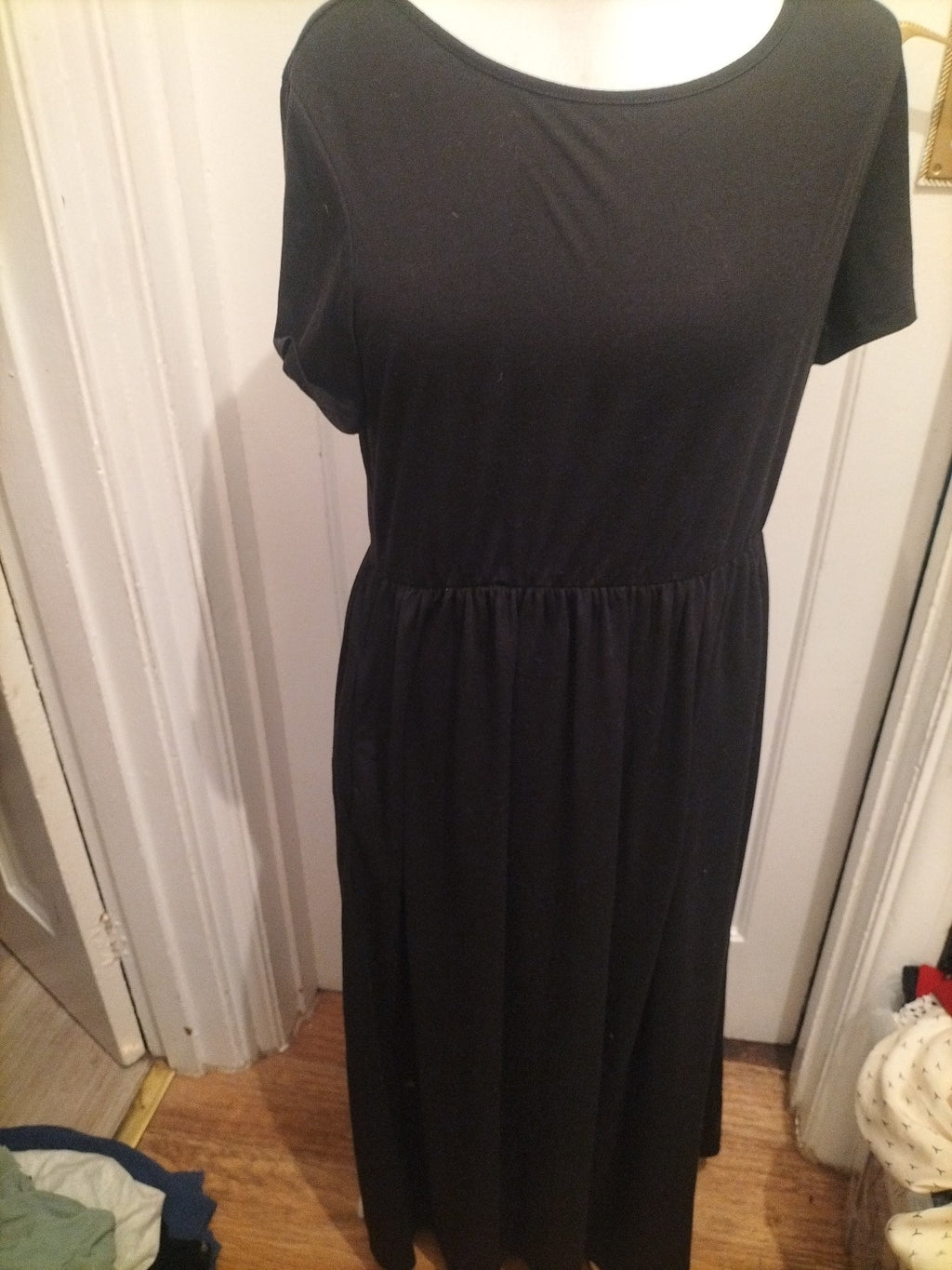 Ladies Nemidor Size XL Black Short Sleeved Flare Dress