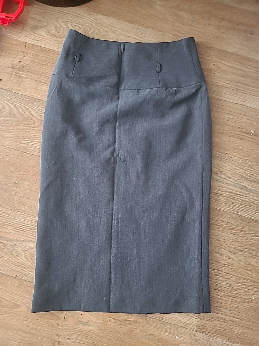 Ladies Papaya Size 8 Grey Lined Pencil Skirt