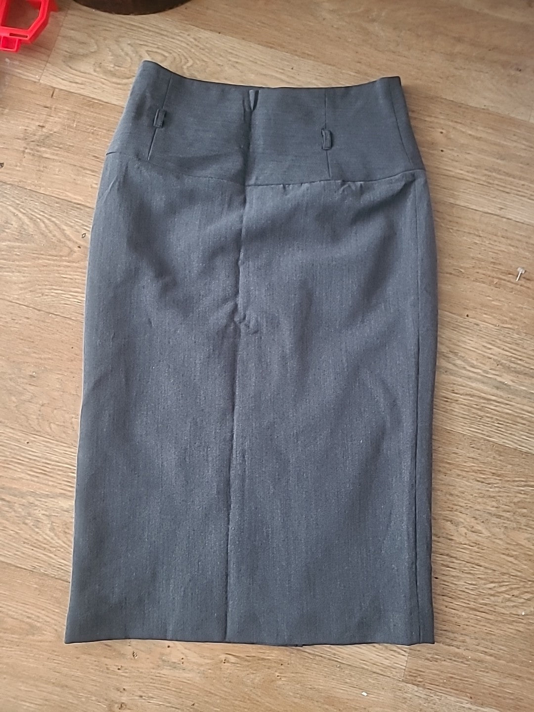 Ladies Papaya Size 8 Grey Lined Pencil Skirt