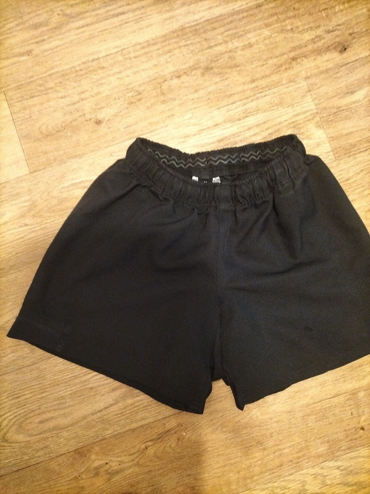 Boys Size Medium Black Elasticated Shorts