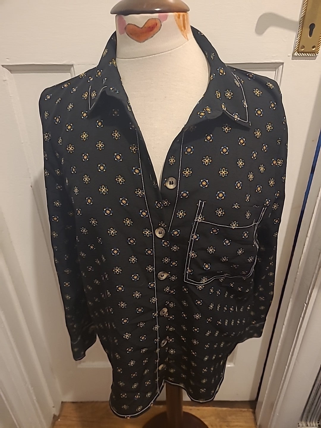 Ladies Red Herring Size 14 Black With Yellow Pattern Long Sleeved Shirt