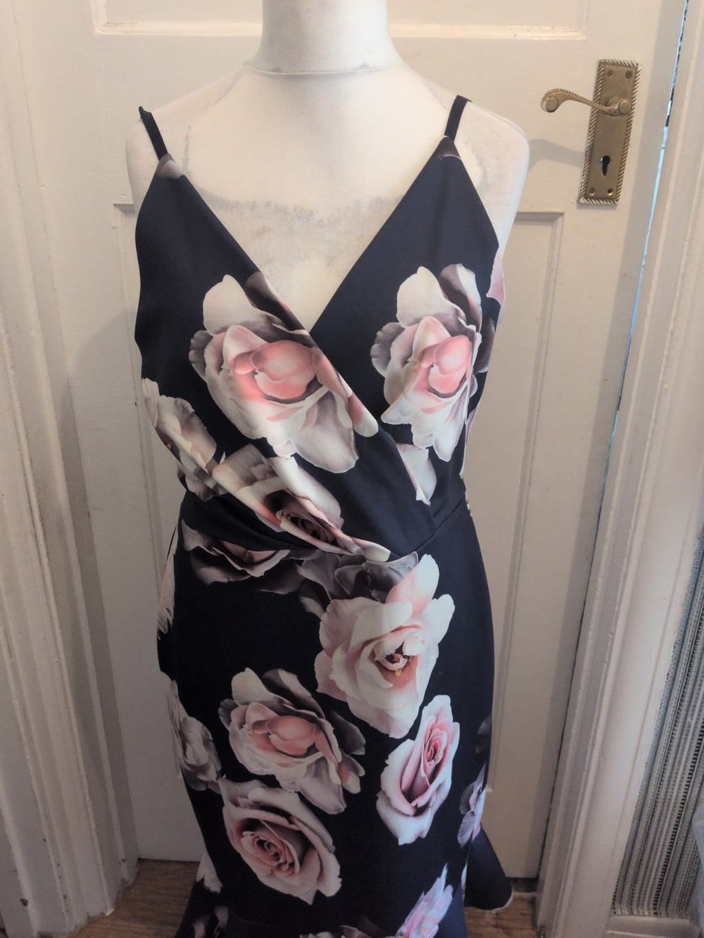 Ladies Boohoo Size 18-20 Navy Floral Sleeveless Dress