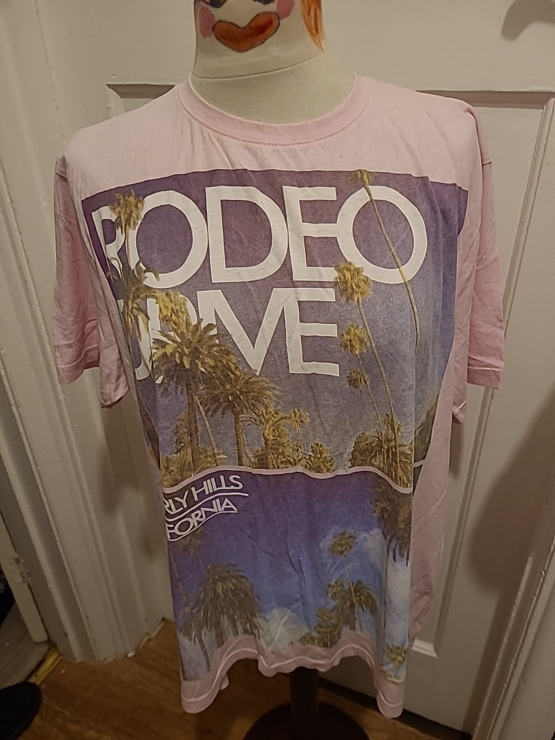 Mens Peacocks Size XL Pink Short Sleeved "Rodeo Drive" Tshirt