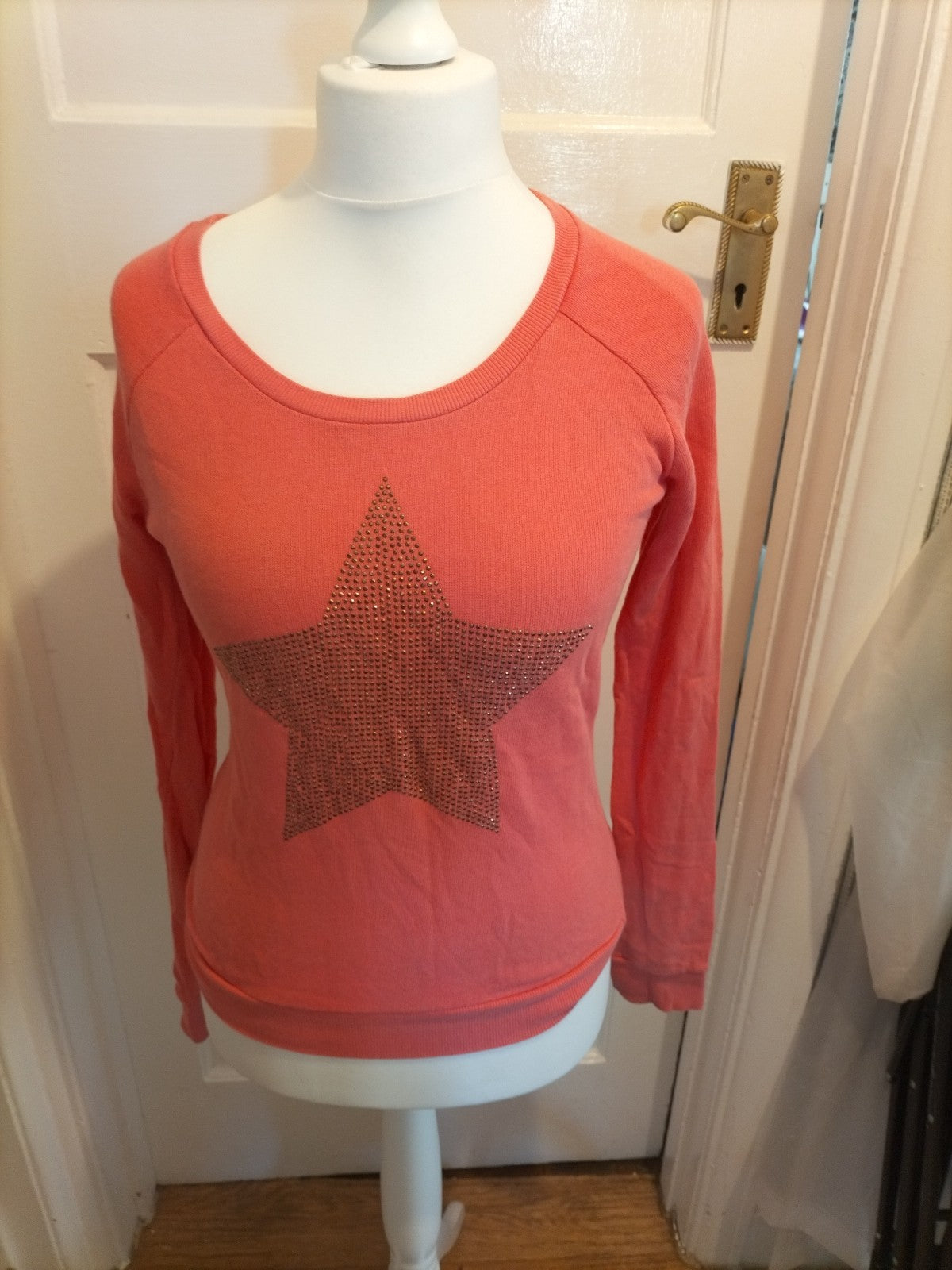 Ladies Only Size Small Coral Star Long Sleeved Top