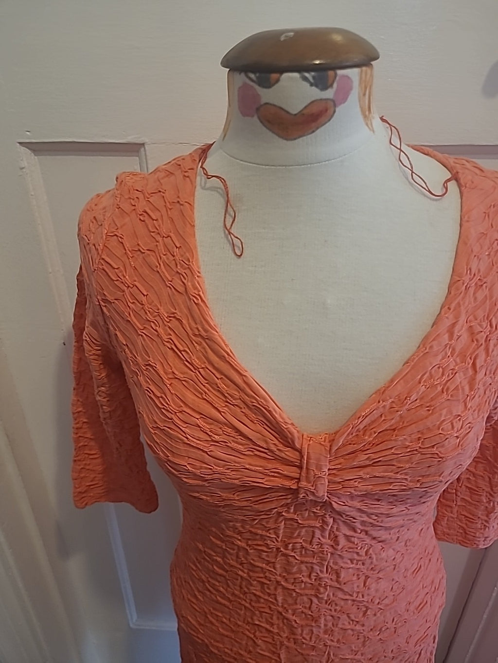 Ladies Apanage Size 10 Peach V Neck Lined Dress
