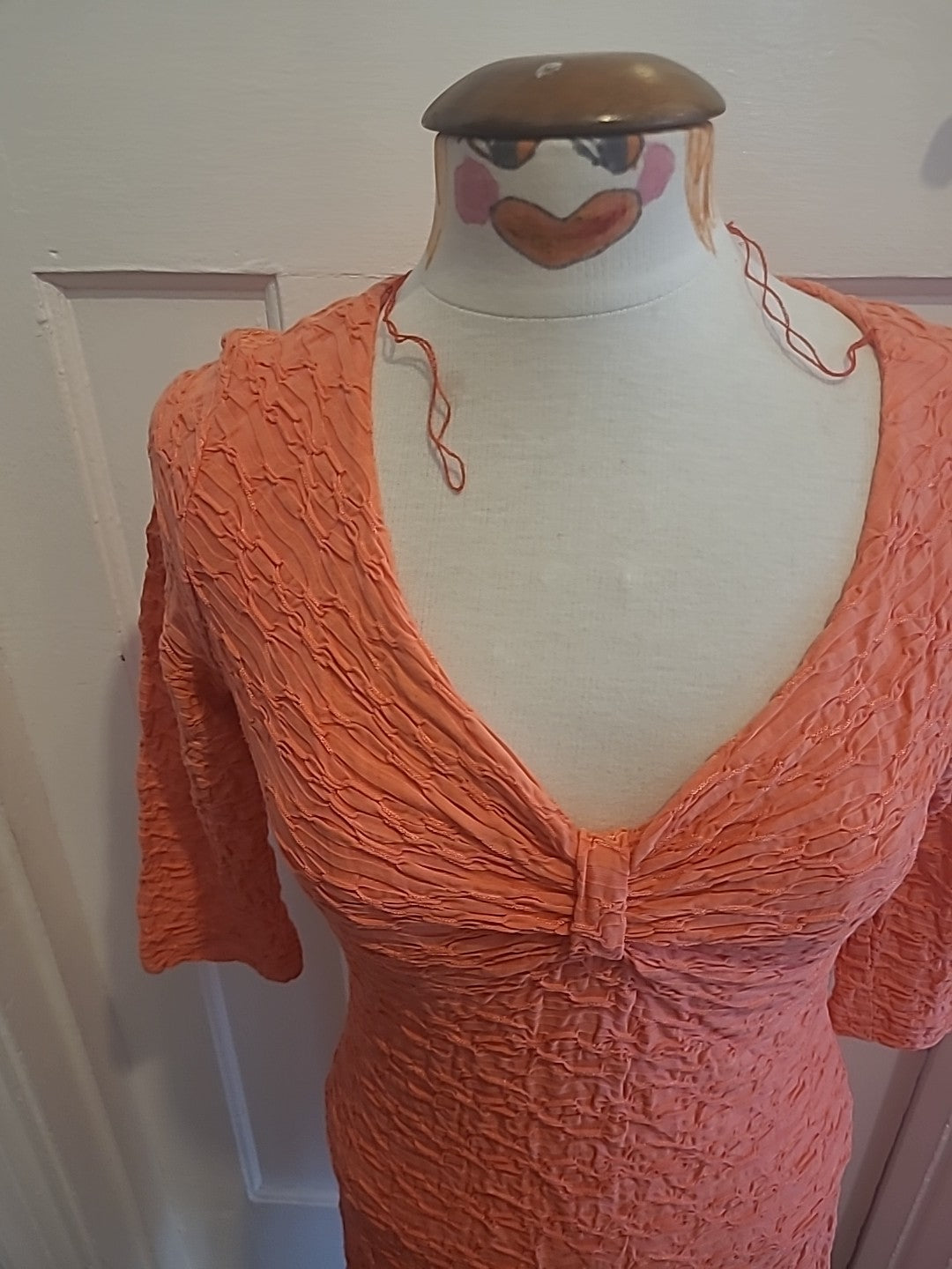 Ladies Apanage Size 10 Peach V Neck Lined Dress