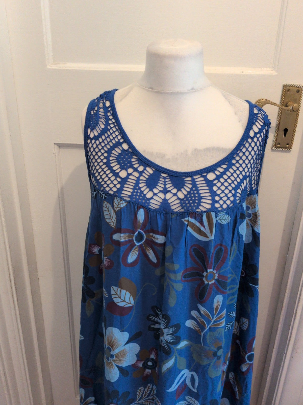 Ladies Large Blue Floral Sleeveless Dress