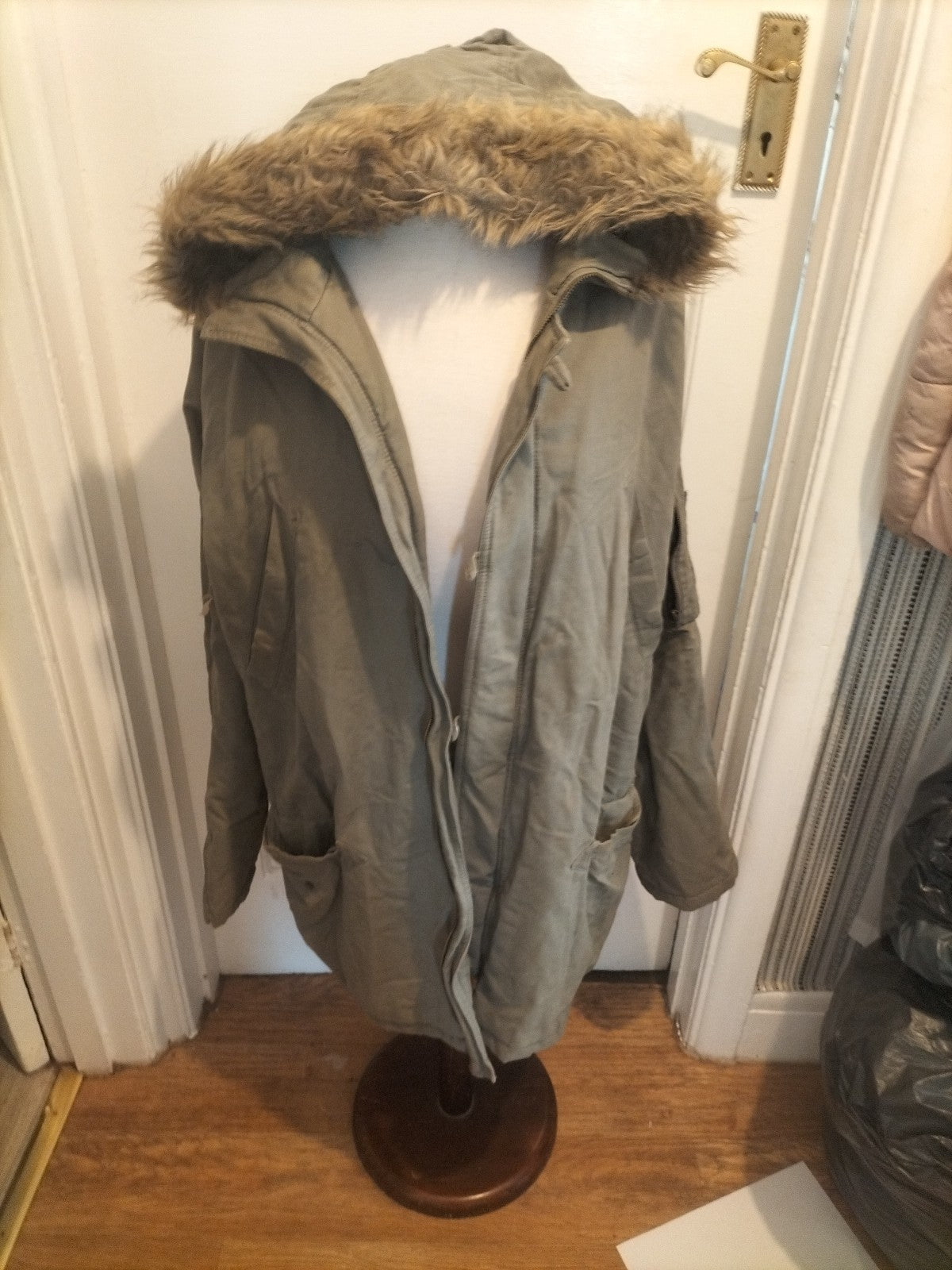 Mens Lee Cooper Size XL Khaki Lined Long Sleeved Faux Fur Hood Coat
