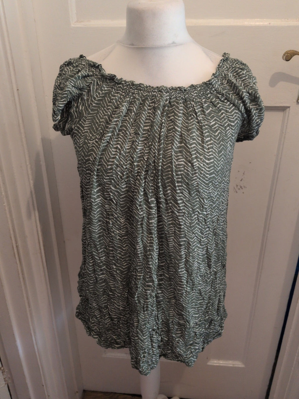 Primark 8 Green And White Sleeveless Blouse