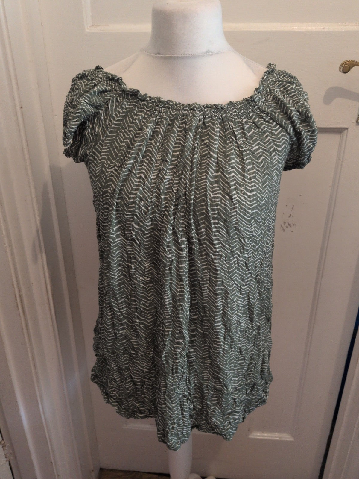 Primark 8 Green And White Sleeveless Blouse