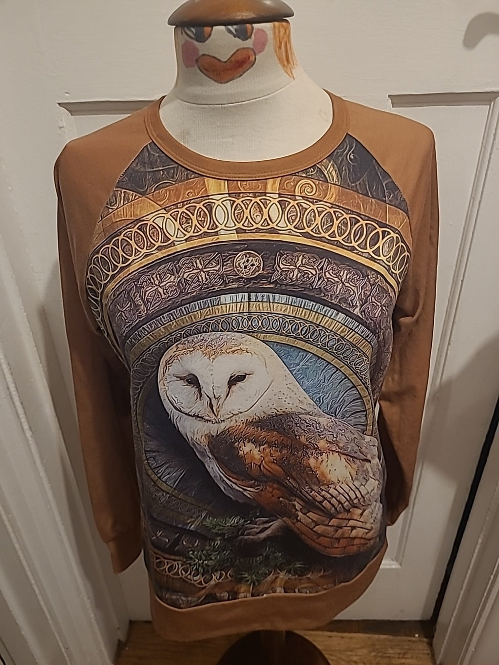 Ladies Size Medium Brown Owl Long Sleeved Tshirt