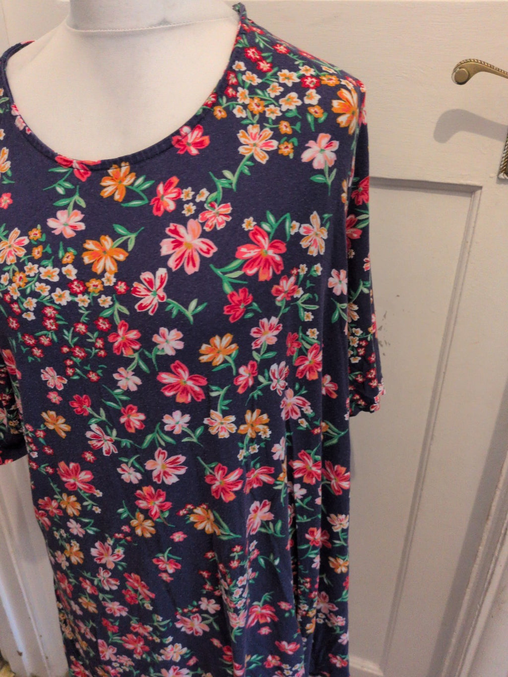 Bonmarche 22 Navy Blue With Bright Flowers Short Sleeve Blouse