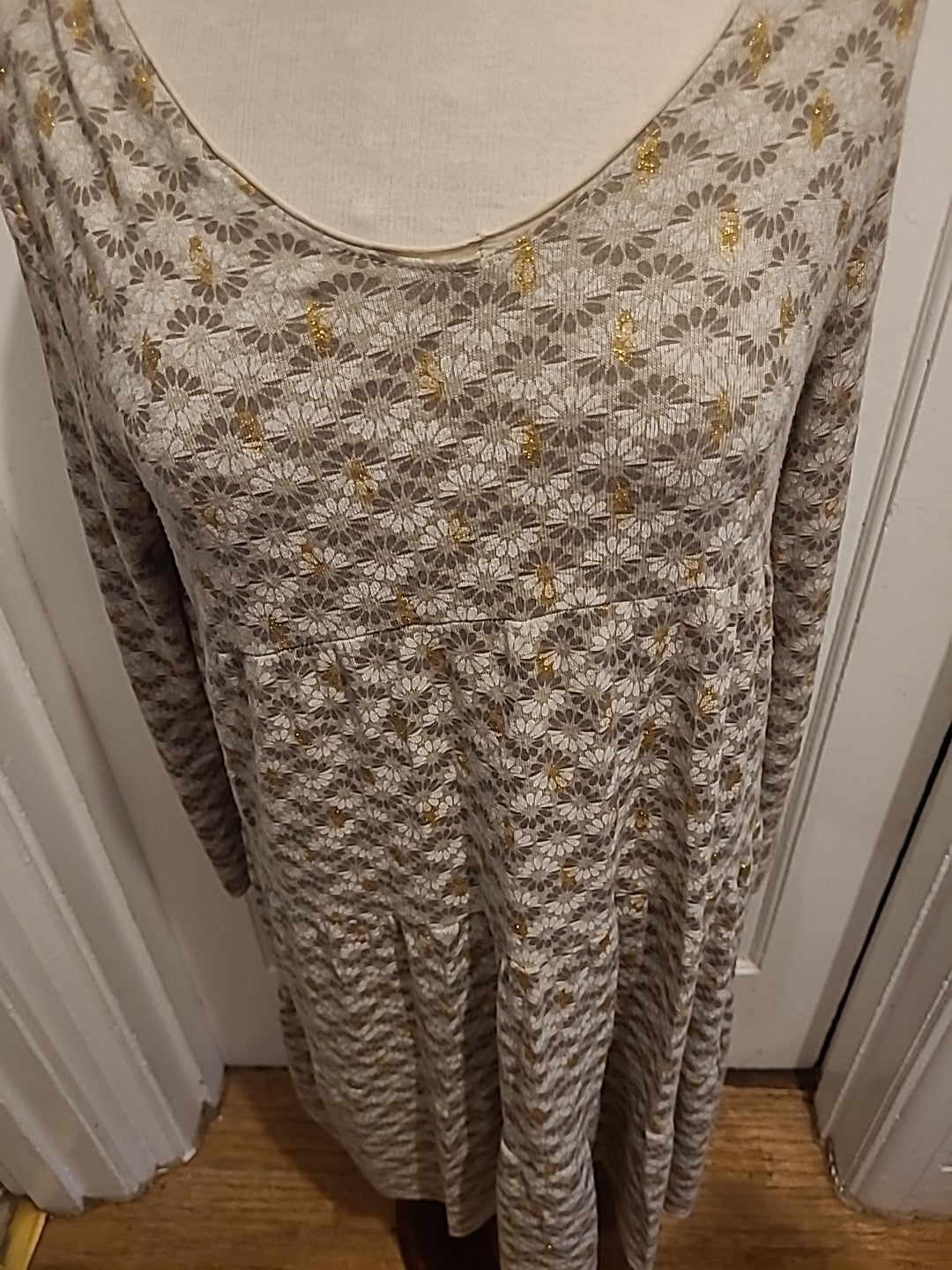Brand New Ladies Camilla Size 16 Beige/Grey/Gold Long Sleeved Dress