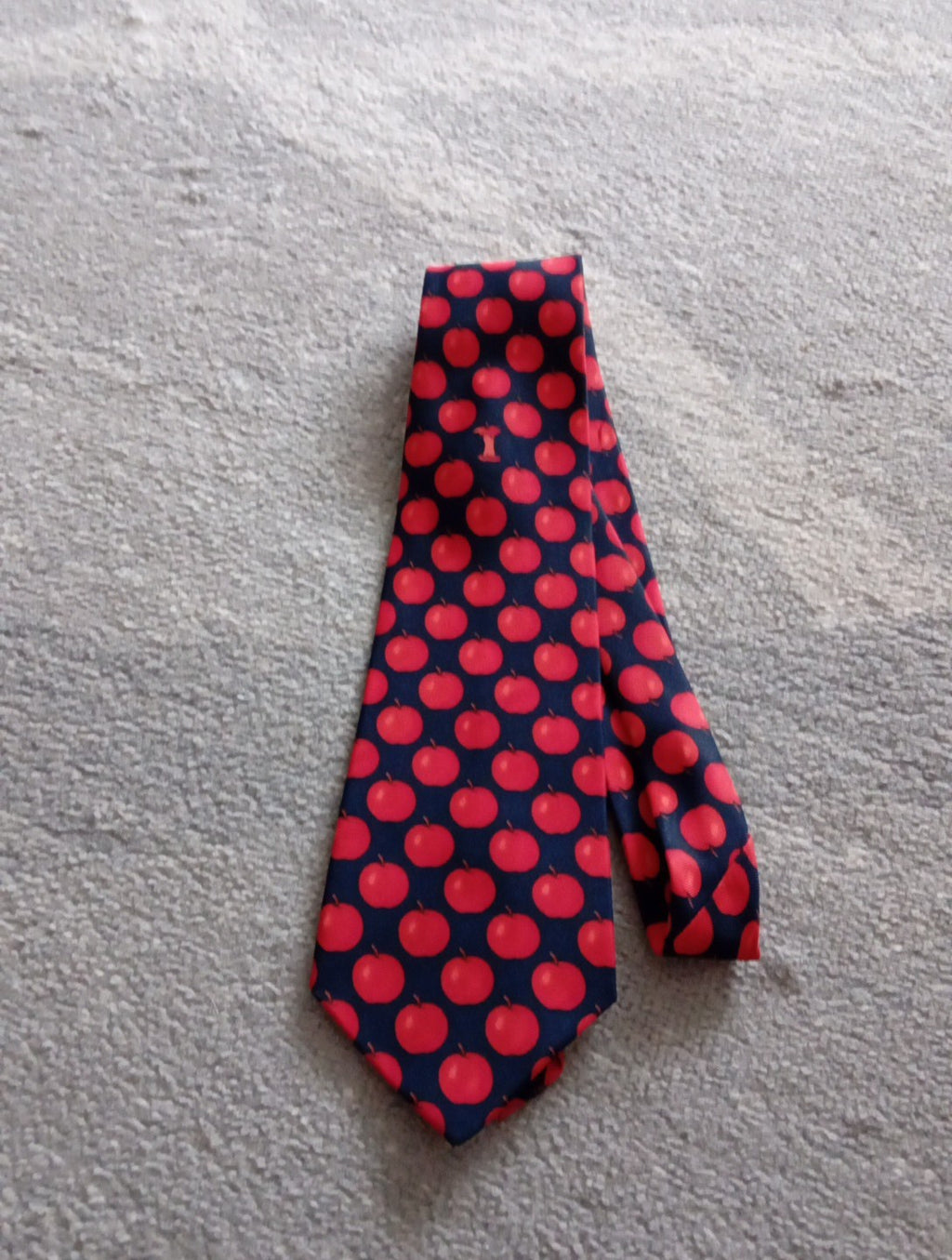 Mens Red Apple Tie Diamond Silks