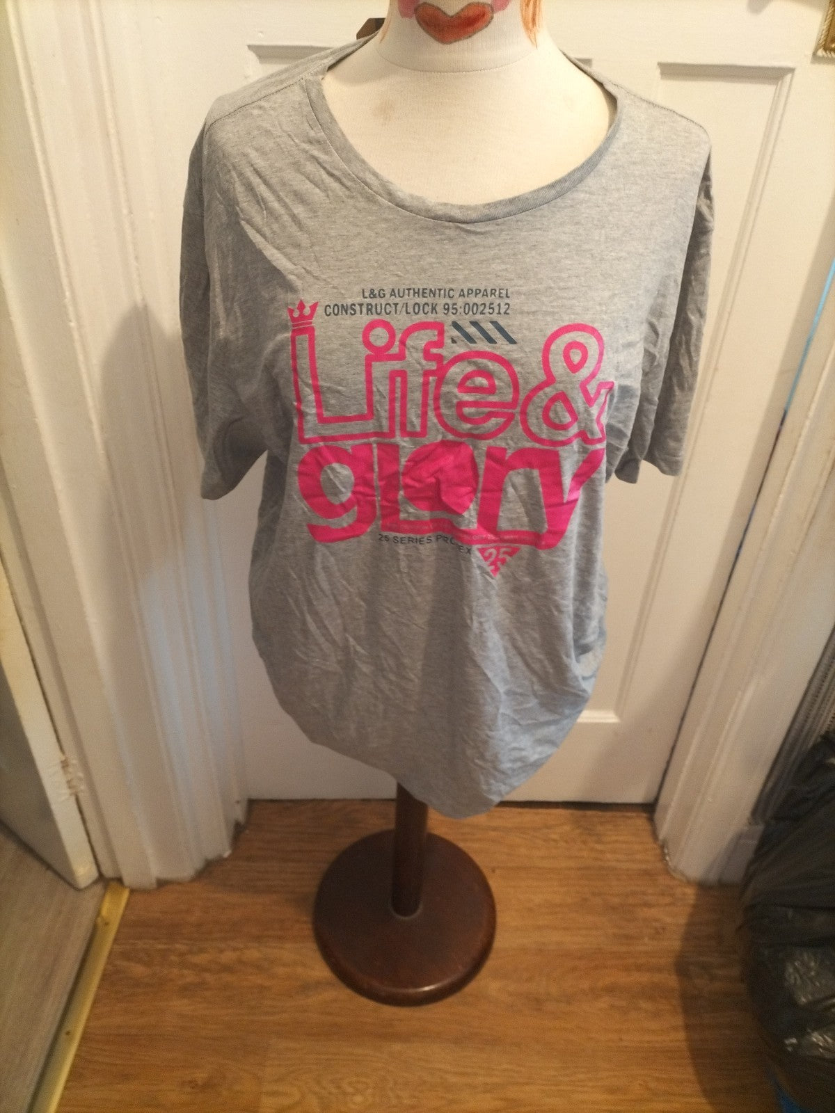 Brand News Mens Life & Glory Size 2XL Grey Pink Short Sleeved Tshirt