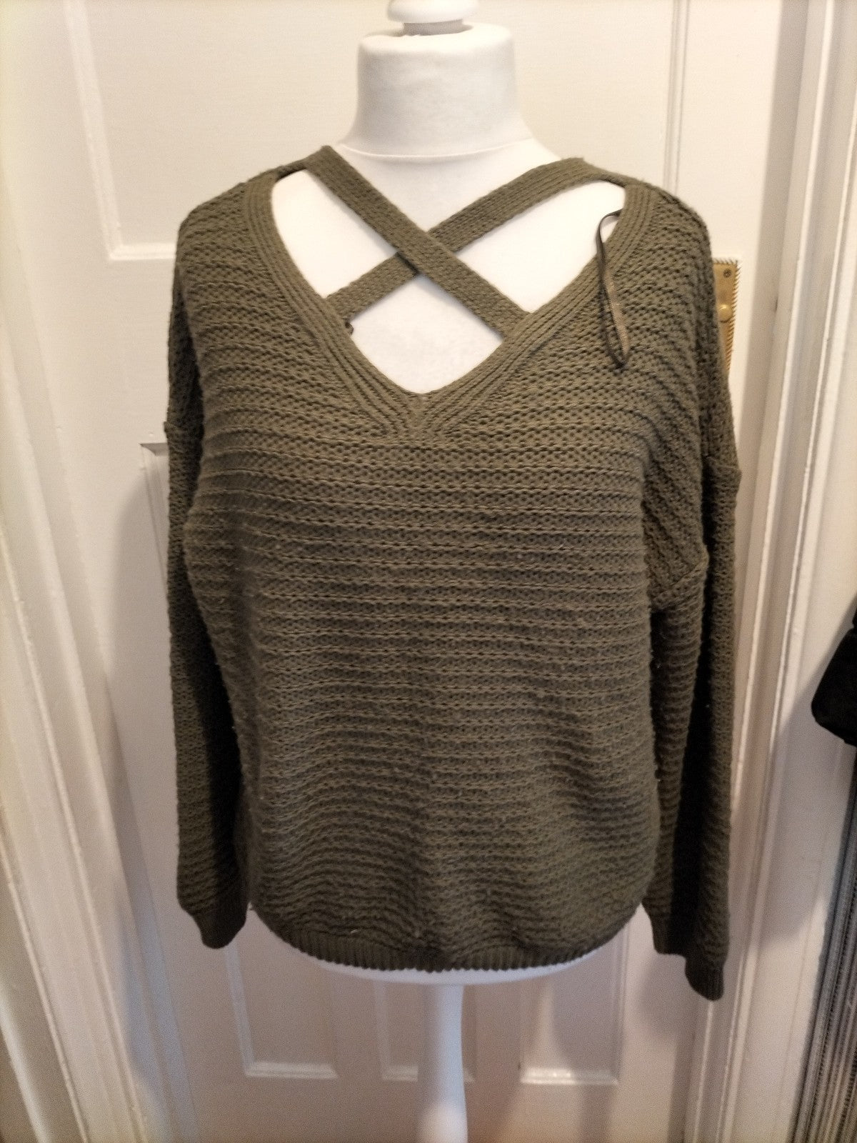 Ladies Primark Size Large 14-16 Deep Khaki V Neck Long Sleeved Jumper