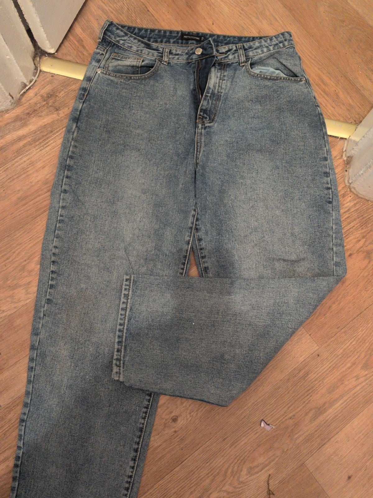 Ladies Prettylittlething Size 14 Wide Leg Denim Jeans With Yellow Pocket