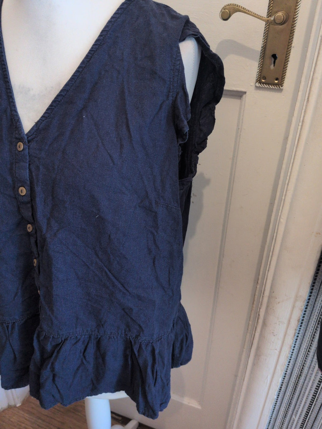 Ladies Papaya Size 20 Navy Buttoned Sleeveless Blouse
