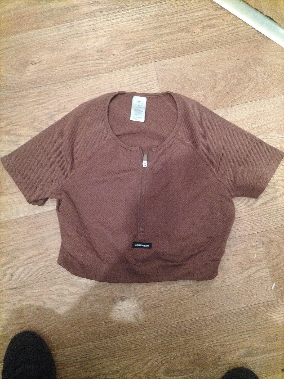 Ladies Ryderwear Size Large Brown Ribbed Short Sleeved Crop Top