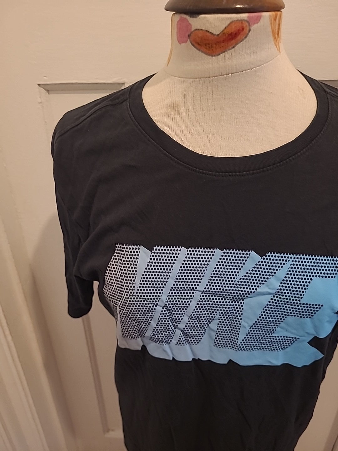 Mens Nike Size Medium Black/Blue Short Sleeved Tshirt