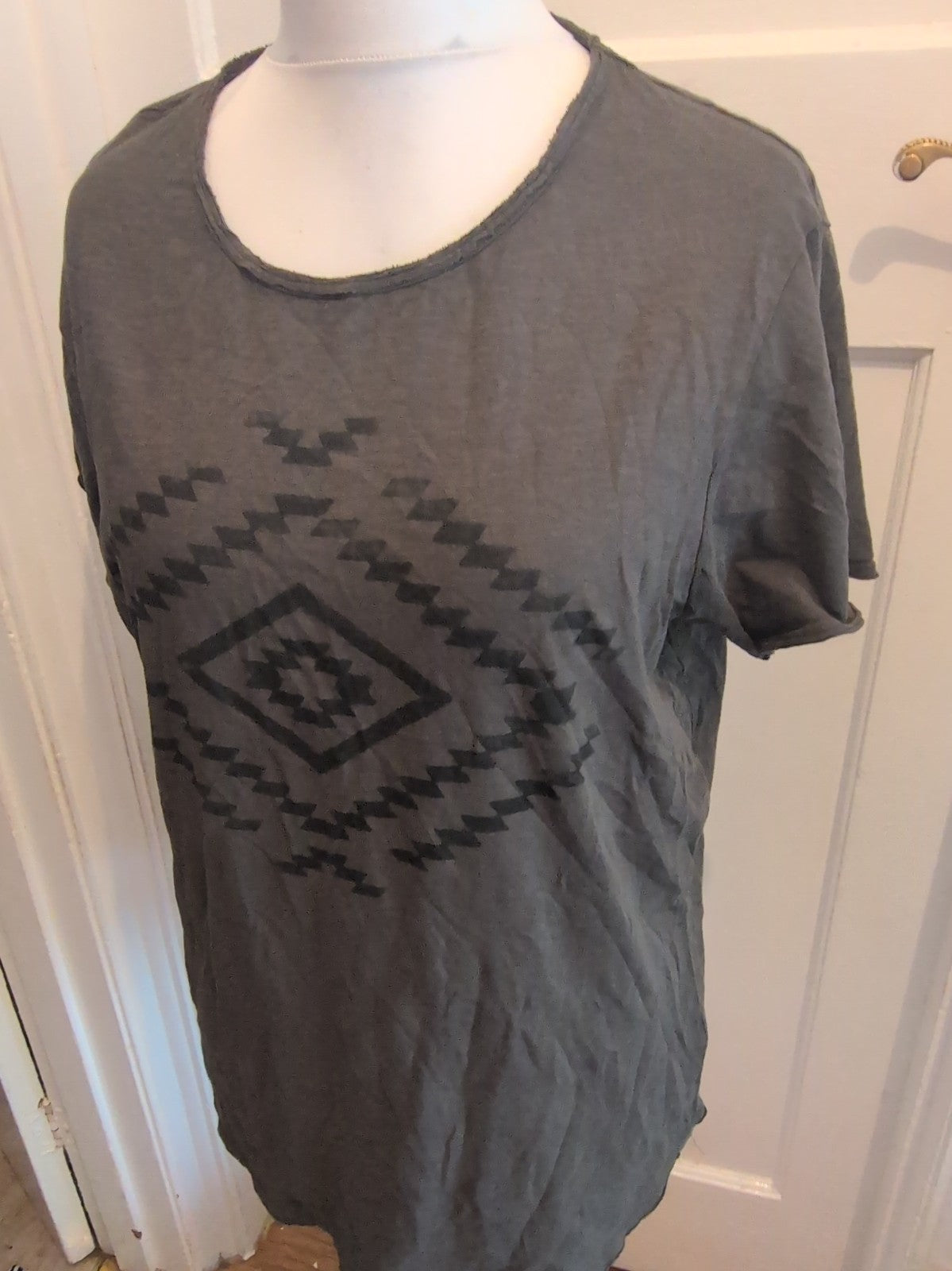 Tu Scooped Hem Large Dark Grey Print T-shirt